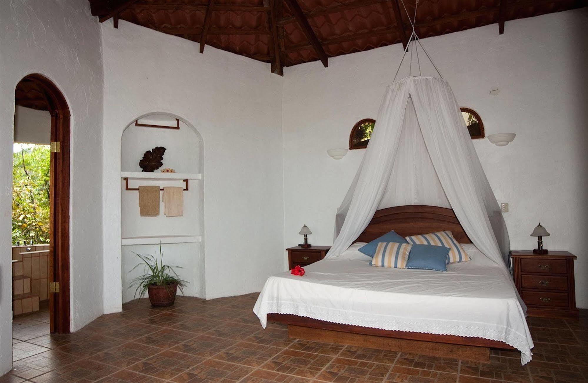 Lagunavista Villas Carate Екстер'єр фото